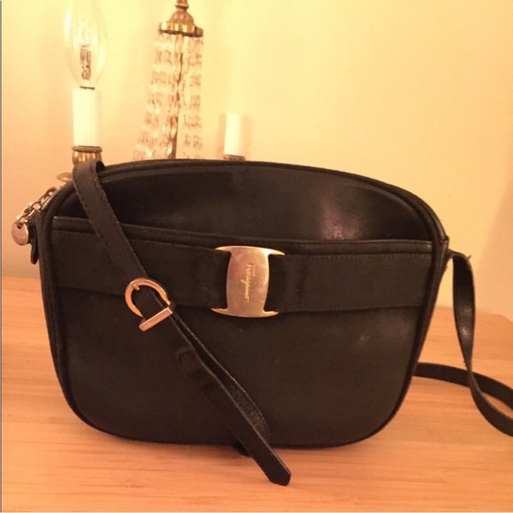 Authentic Ferragamo purse *read description first* vintage condition - Picture 3 of 16